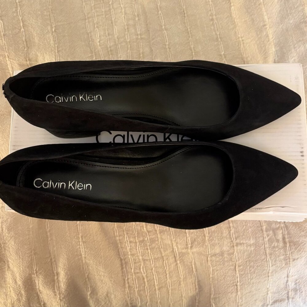 Calvin Klein Black Suede Pumps sz9 NWT